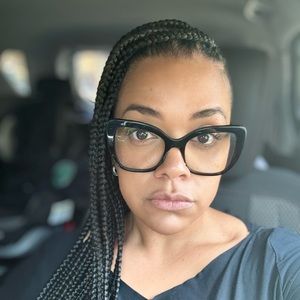 Meet your Posher, Sonia